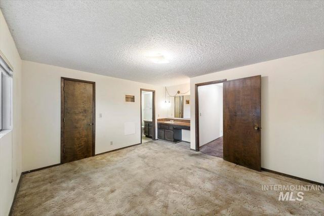 4017 S Minuteman Way, Boise, ID 83706