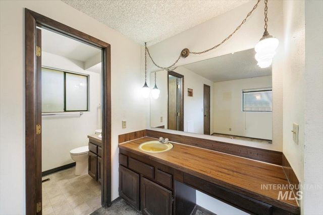 4017 S Minuteman Way, Boise, ID 83706