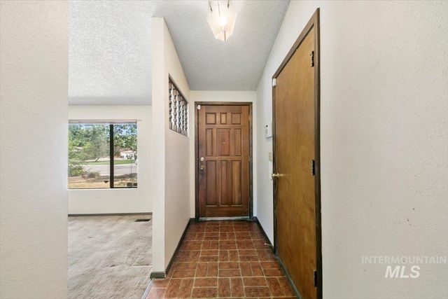 4017 S Minuteman Way, Boise, ID 83706
