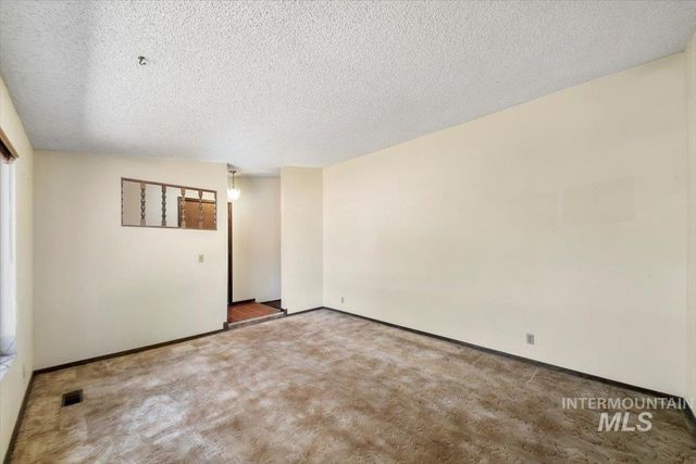 4017 S Minuteman Way, Boise, ID 83706