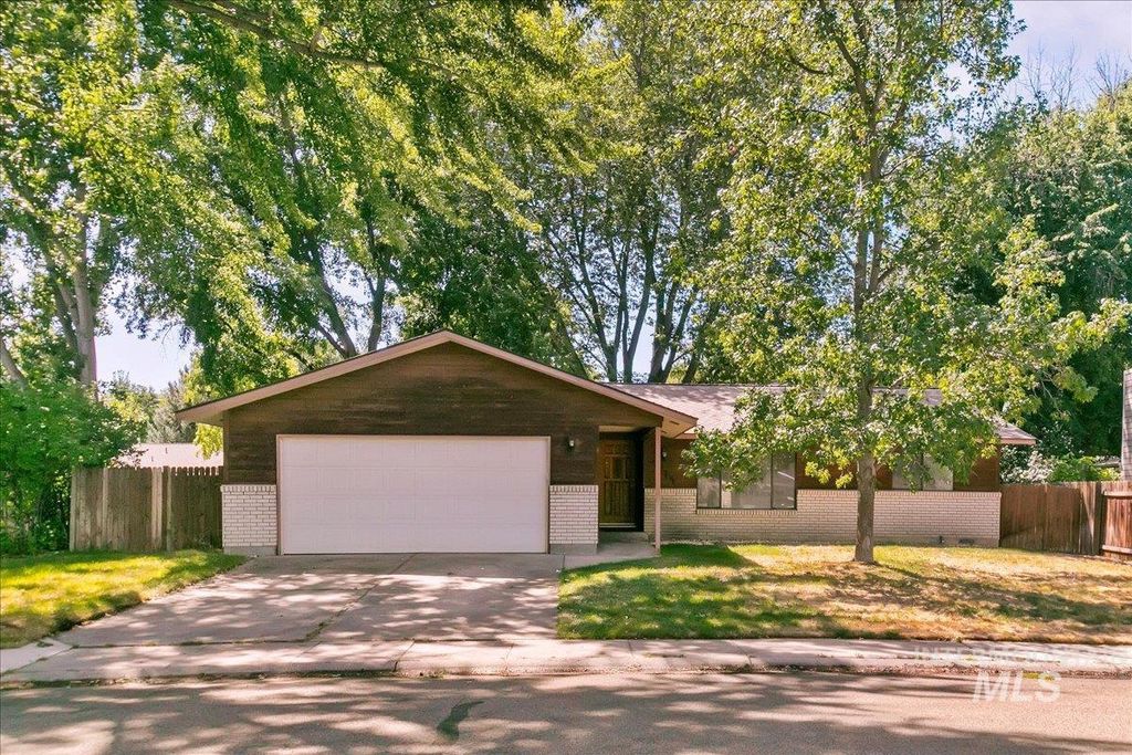 4017 S Minuteman Way, Boise, ID 83706