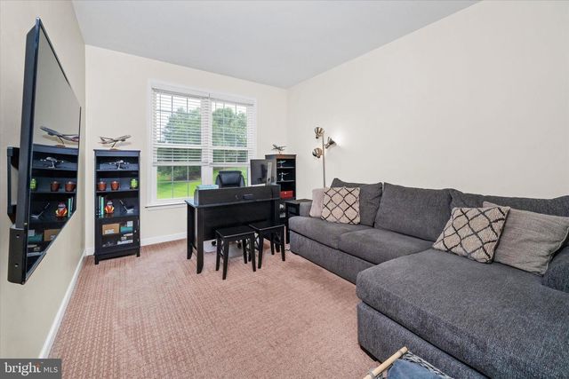 104 SHINNECOCK HL, Avondale, PA 19311