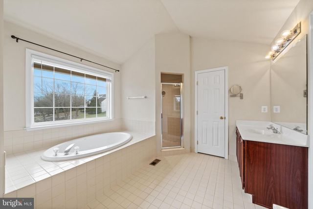 104 SHINNECOCK HL, Avondale, PA 19311