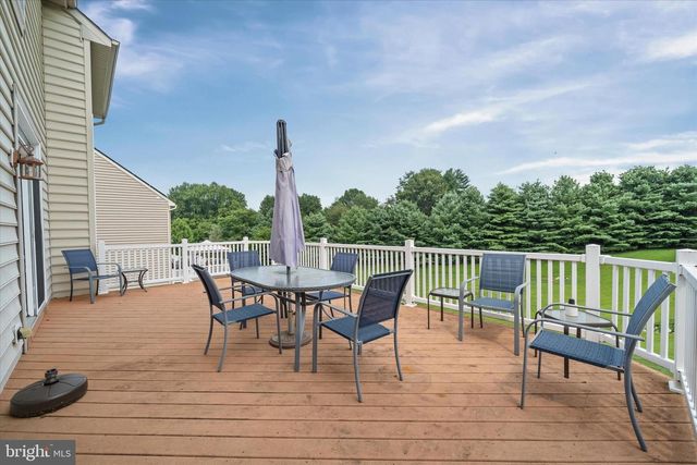 104 SHINNECOCK HL, Avondale, PA 19311