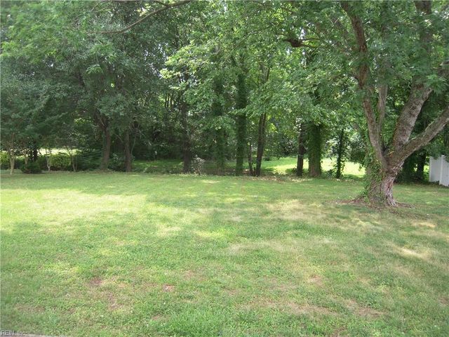 1008 Parkland LN, Virginia Beach, VA 23464
