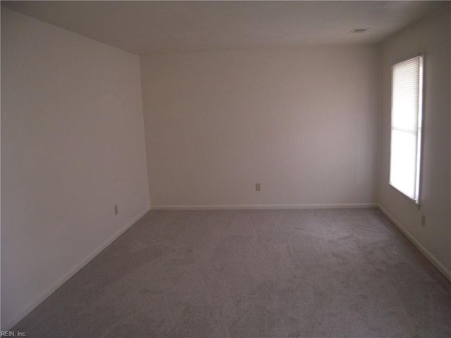 1008 Parkland LN, Virginia Beach, VA 23464