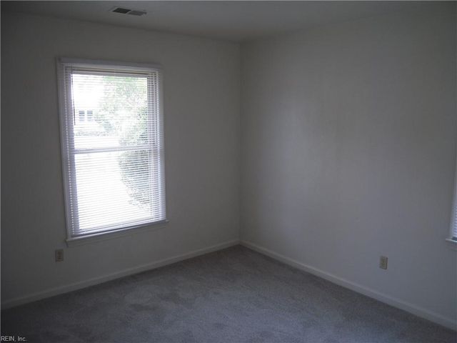 1008 Parkland LN, Virginia Beach, VA 23464