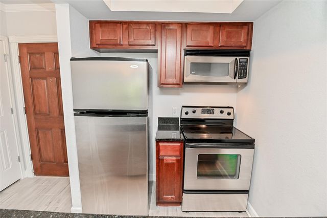 4515 Briar Hollow Place 112, Houston, TX 77027