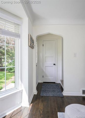 1617 Penistone Street, Birmingham, MI 48009