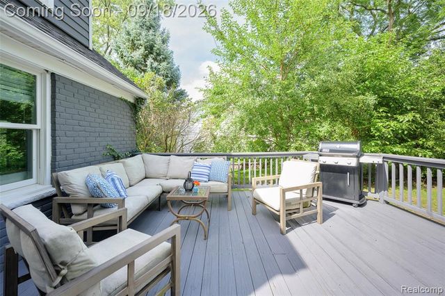 1617 Penistone Street, Birmingham, MI 48009