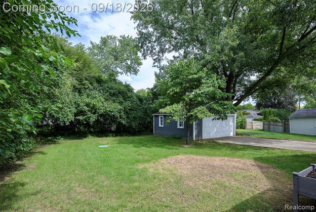 1617 Penistone Street, Birmingham, MI 48009