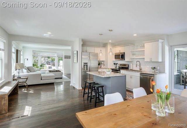 1617 Penistone Street, Birmingham, MI 48009