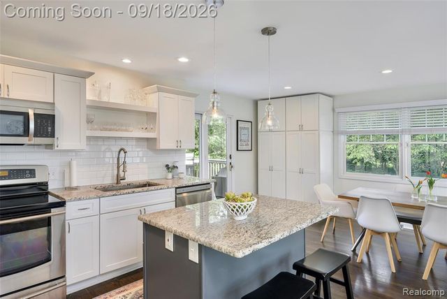 1617 Penistone Street, Birmingham, MI 48009