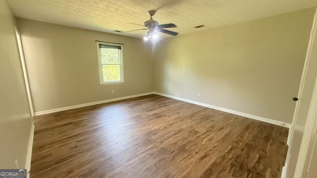 32 Russell Lane, Carrollton, GA 30116