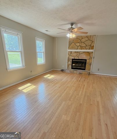 32 Russell Lane, Carrollton, GA 30116