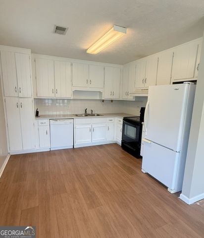 32 Russell Lane, Carrollton, GA 30116
