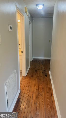 32 Russell Lane, Carrollton, GA 30116