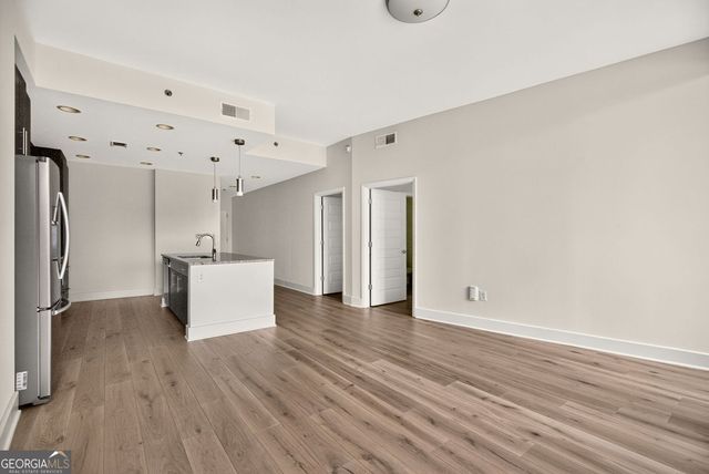 1080 Peachtree Street NE 2004, Atlanta, GA 30309