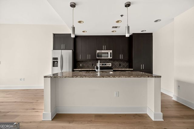 1080 Peachtree Street NE 2004, Atlanta, GA 30309