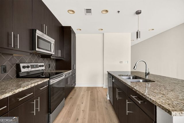 1080 Peachtree Street NE 2004, Atlanta, GA 30309