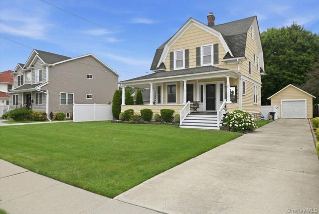 991 Cottage Place, Baldwin, NY 11510
