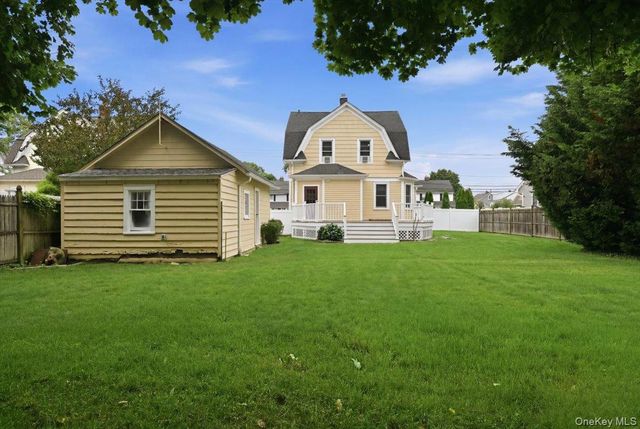 991 Cottage Place, Baldwin, NY 11510