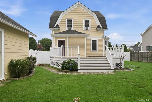 991 Cottage Place, Baldwin, NY 11510
