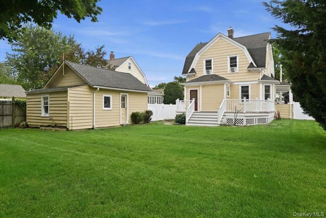 991 Cottage Place, Baldwin, NY 11510