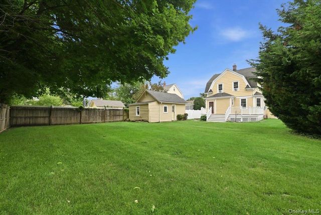 991 Cottage Place, Baldwin, NY 11510