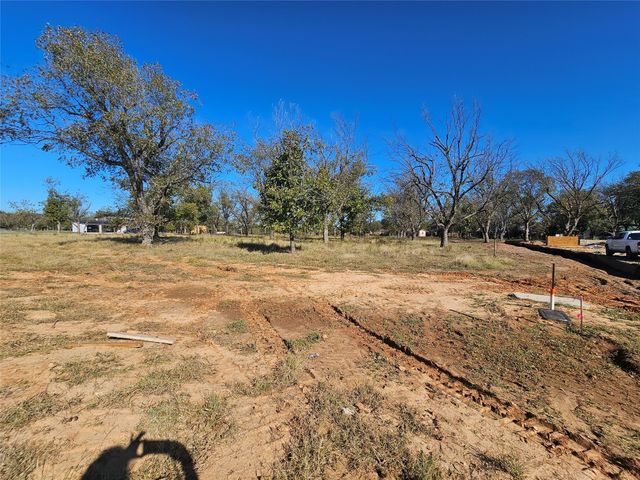 1148 E Landings N, Granbury, TX 76049