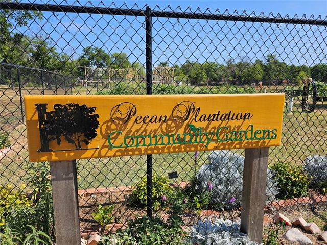 1148 E Landings N, Granbury, TX 76049