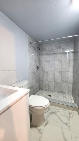 8613 Beekman Dr, Miramar, FL 33025