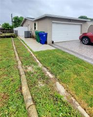 8613 Beekman Dr, Miramar, FL 33025