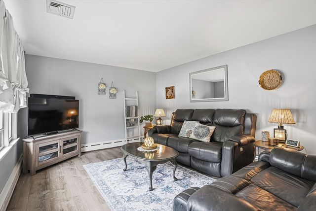 2 Walker Ave, Milford, MA 01757