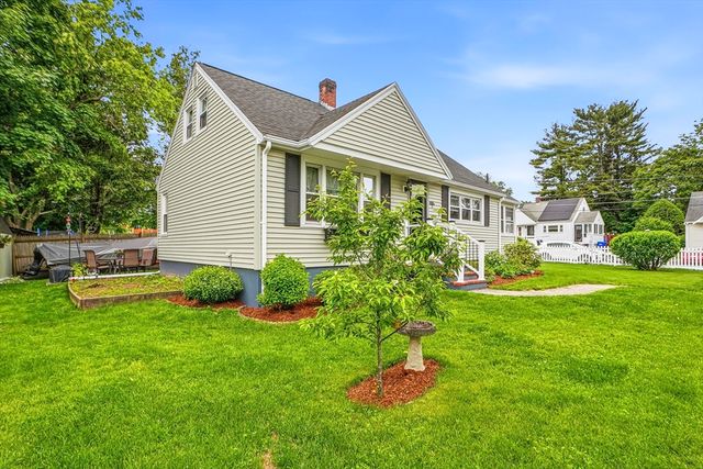 2 Walker Ave, Milford, MA 01757