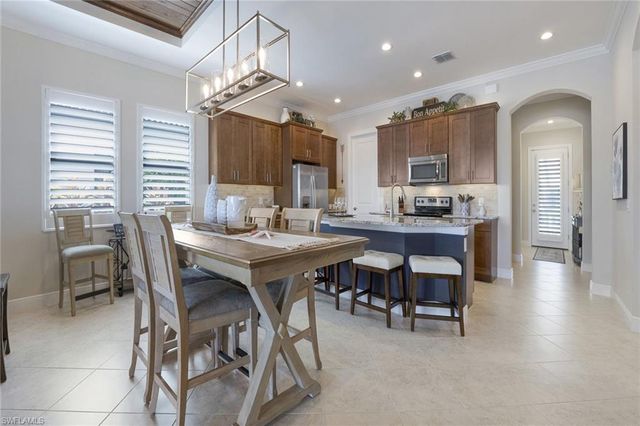 1410 Redona WAY, Naples, FL 34113