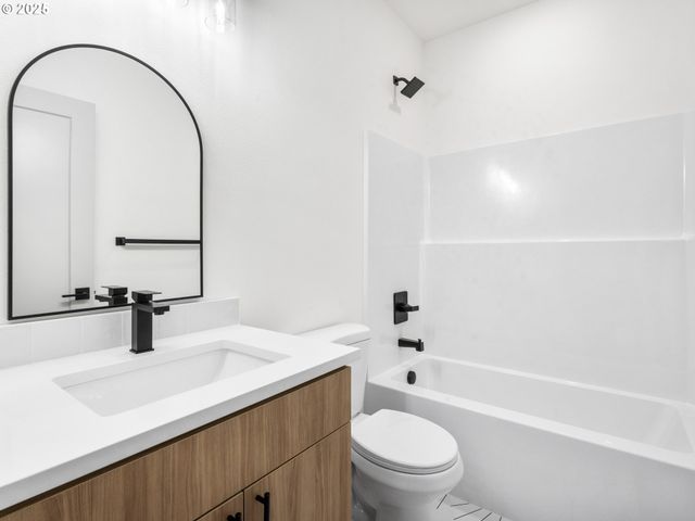 5211 Sw Vacuna St, Portland, OR 97219