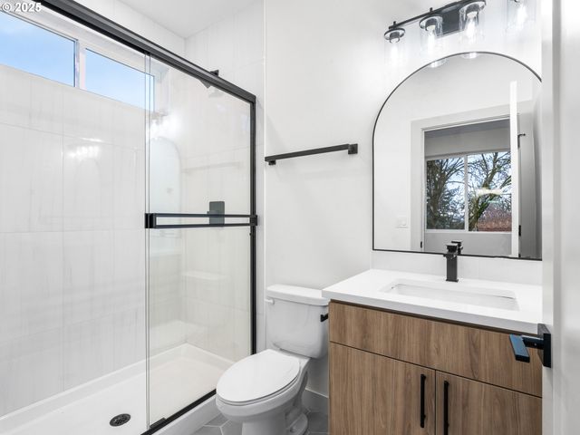 5211 Sw Vacuna St, Portland, OR 97219