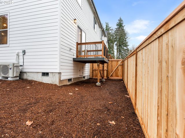 5211 Sw Vacuna St, Portland, OR 97219