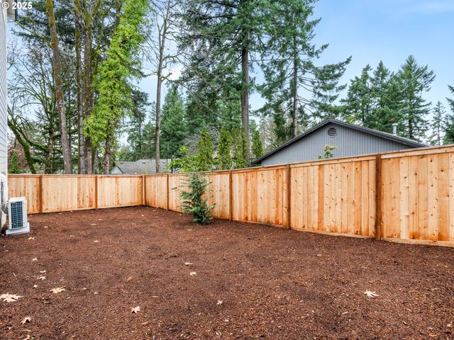 5211 Sw Vacuna St, Portland, OR 97219