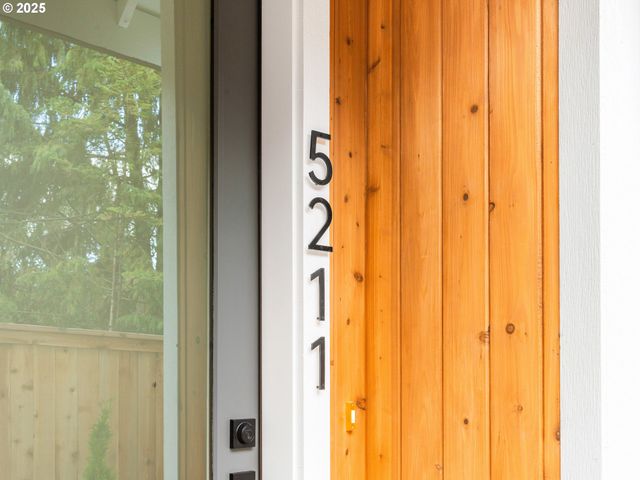 5211 Sw Vacuna St, Portland, OR 97219