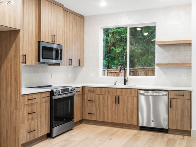 5211 Sw Vacuna St, Portland, OR 97219