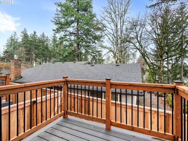 5211 Sw Vacuna St, Portland, OR 97219