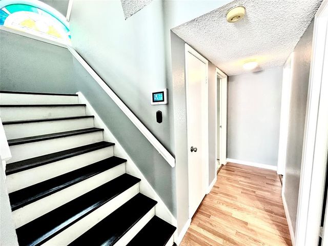 6419 Valleybrooke Court, Arlington, TX 76001