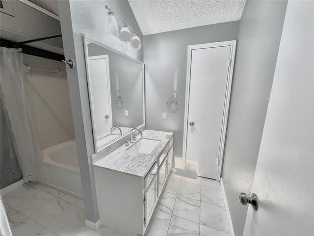 6419 Valleybrooke Court, Arlington, TX 76001