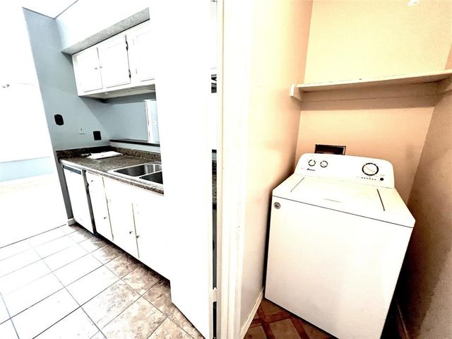 6419 Valleybrooke Court, Arlington, TX 76001