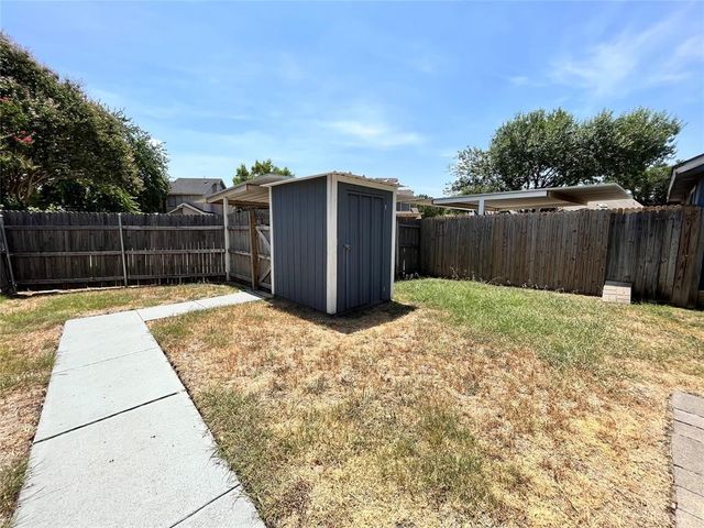 6419 Valleybrooke Court, Arlington, TX 76001