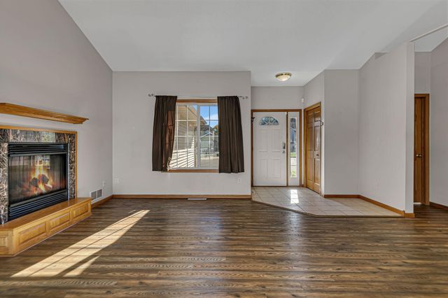 1517 Camden Woods Terrace, Saint Cloud, MN 56301