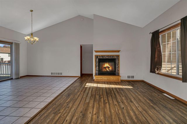 1517 Camden Woods Terrace, Saint Cloud, MN 56301