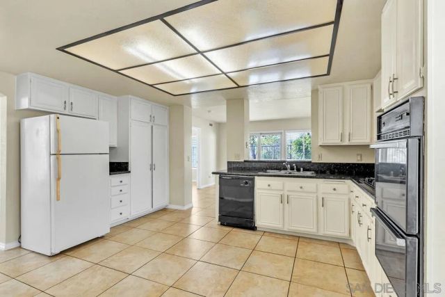 1861 Avenida Segovia, Oceanside, CA 92056